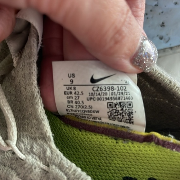 Nikes Mens size 9 - Picture 5 of 6